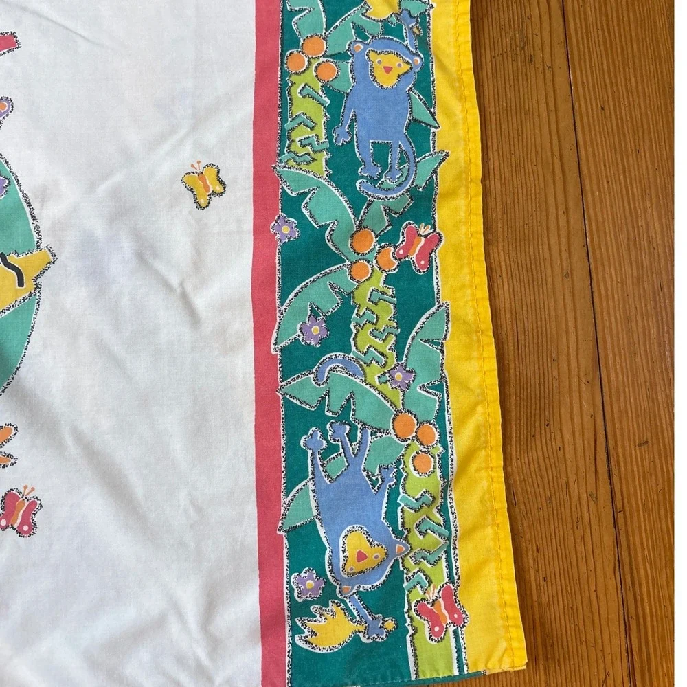 Crayola Pillowcase Set Kids White Vintage Save Our Earth Graphic SIZE Queen